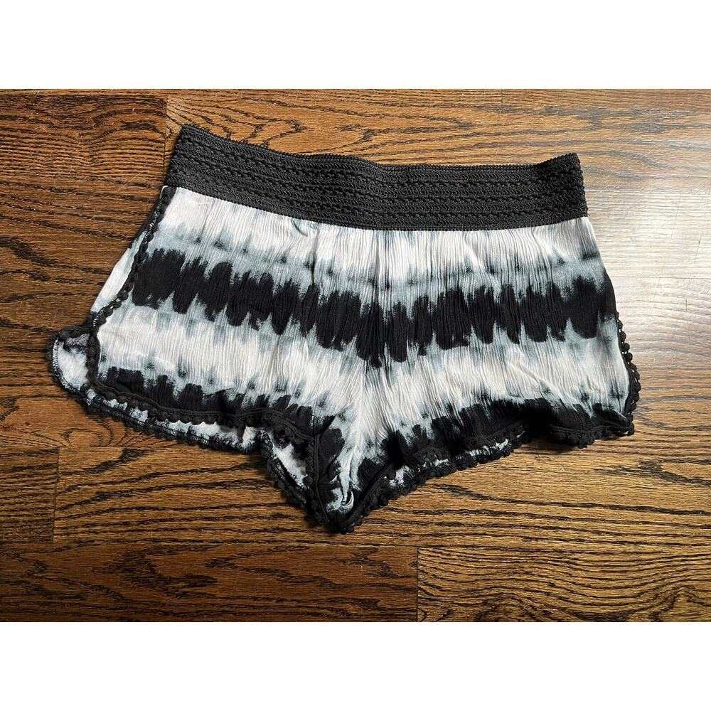 No Boundaries Black And White Tie Dye Tassel Shorts Size M